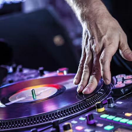 DJ